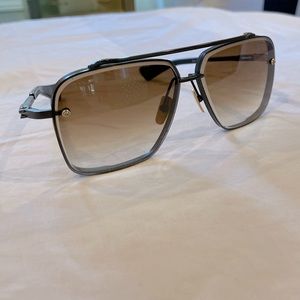 ⭐️SOLD⭐️DITA Mach-Six Sunglasses